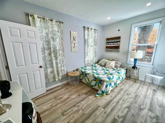 Building Photo - 126 W Main St