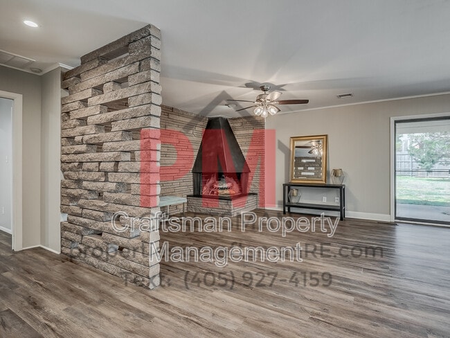Building Photo - 13601 Pinehurst Rd
