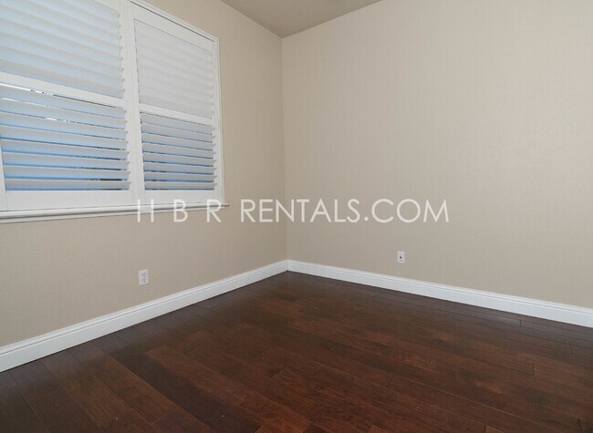 Building Photo - 422 Meyenberg Ave