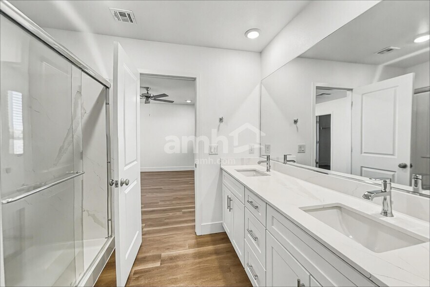 Building Photo - 7285 Arroyo Crossing Pkwy