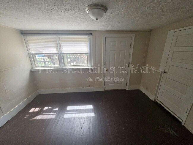 Building Photo - 41 Westwood Pl