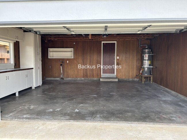 Building Photo - Three bedroom North Salinas Home on Linwoo...
