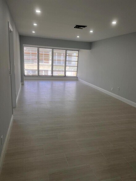 Building Photo - 1051 Orange Ter