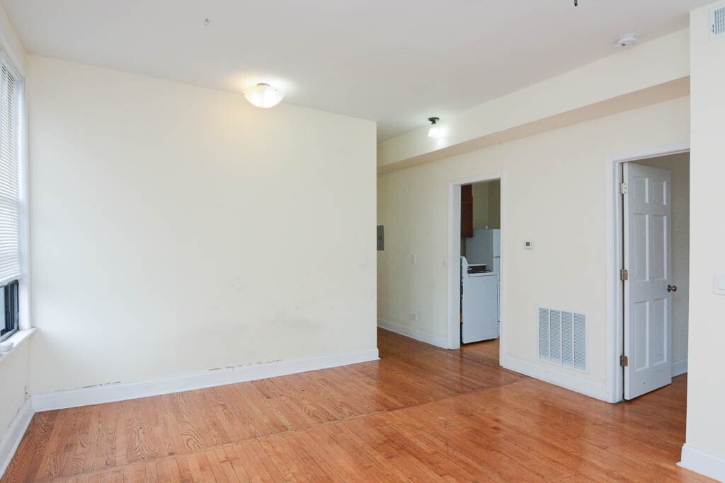 Building Photo - 2347 W 24th Pl