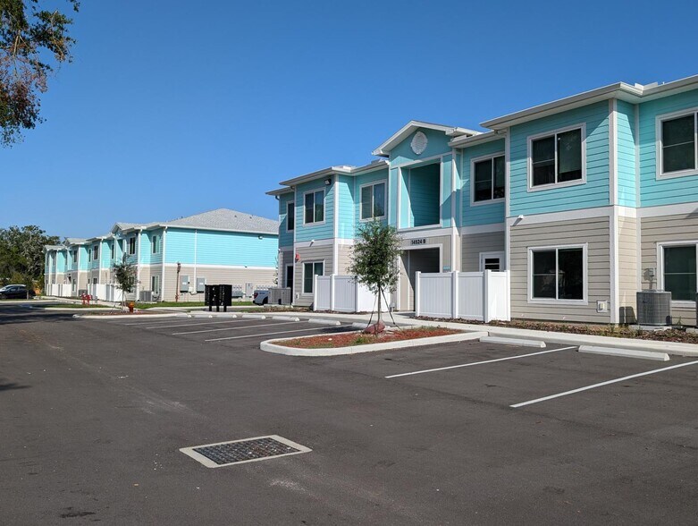 Building Photo - 14522 N Nebraska Ave