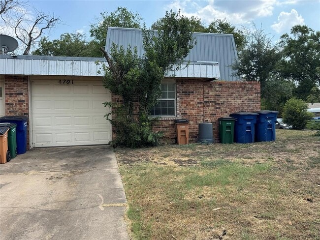 Building Photo - 4701 Sagebrush Cir
