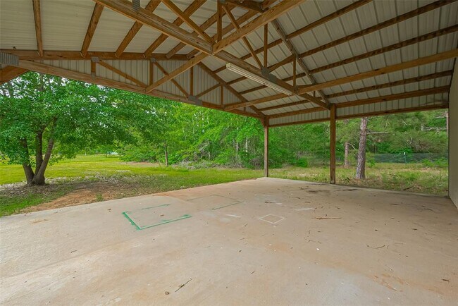 Building Photo - 8856 Greenwood Dr