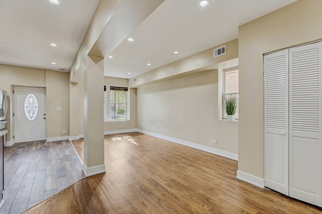 Building Photo - 5040 W Berenice Ave