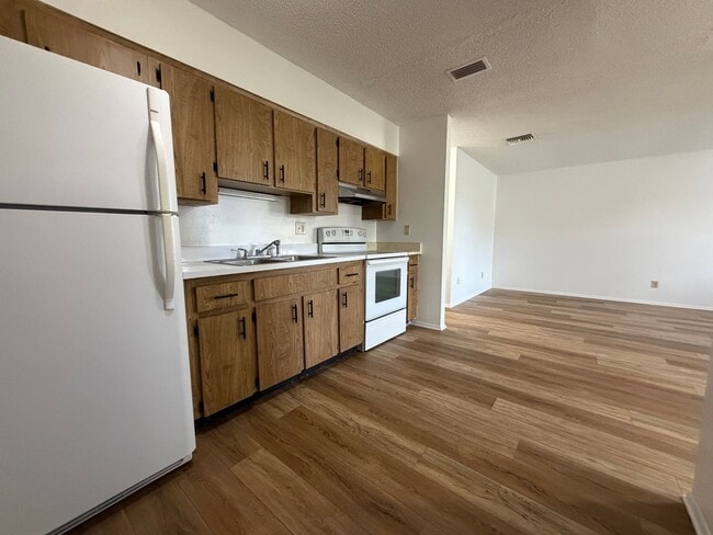 Building Photo - 2 bed/ 1 bath in Plant City