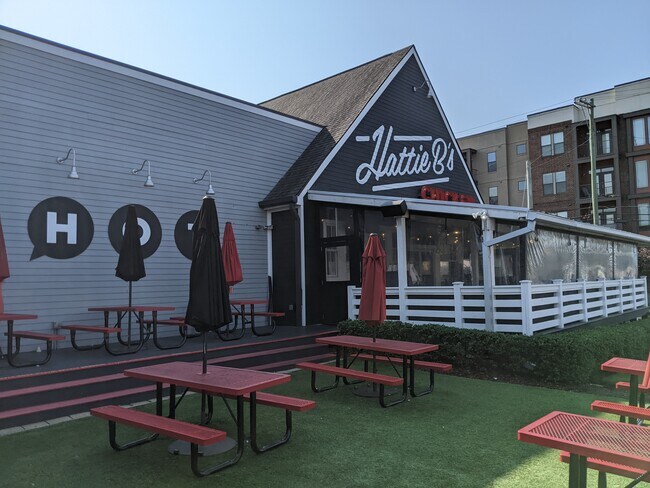 Walk to Hattie B's and many other places! - 2200 Grantland Ave