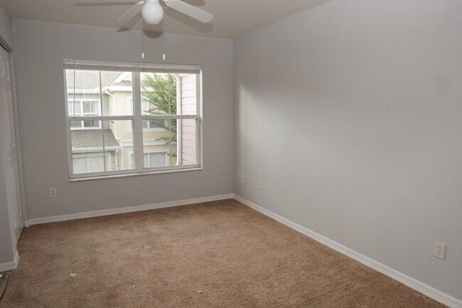 Building Photo - 4002 Venetian Bay Dr
