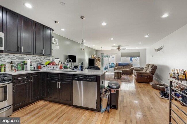 Building Photo - 1233 N 2nd St