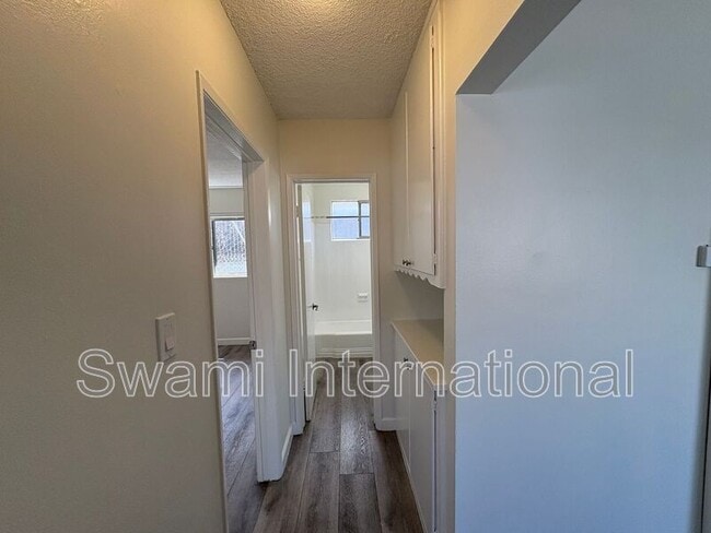 Building Photo - 21612 Berendo Ave