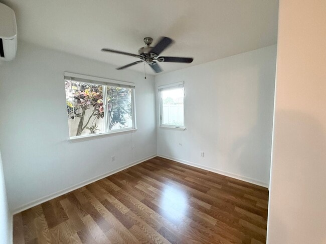 Building Photo - Available NOW – Beautiful Milo Court Townh...