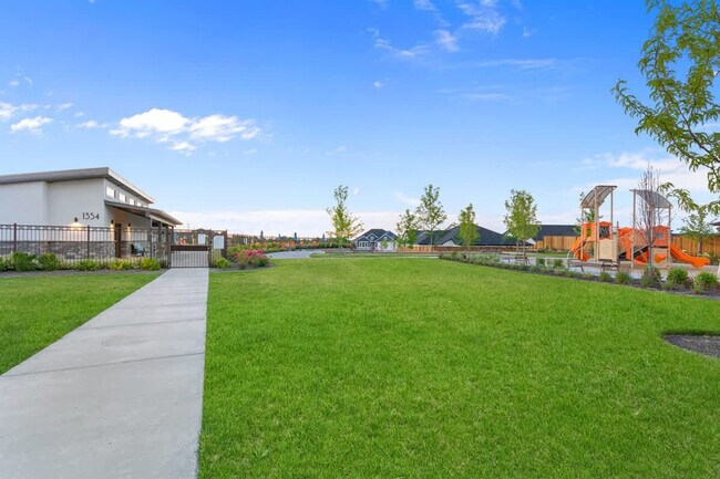 Building Photo - 1213 W Capstone Dr