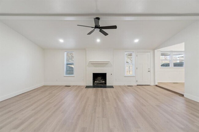 Building Photo - 1033 Mabel C Fry Blvd