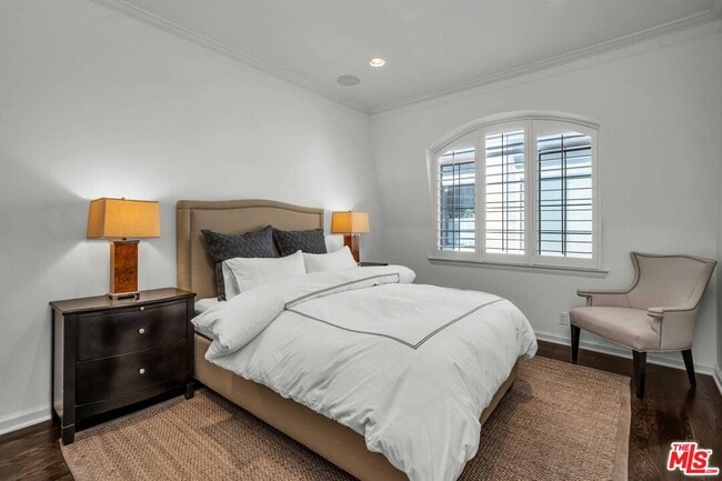 Building Photo - 11745 Montana Ave