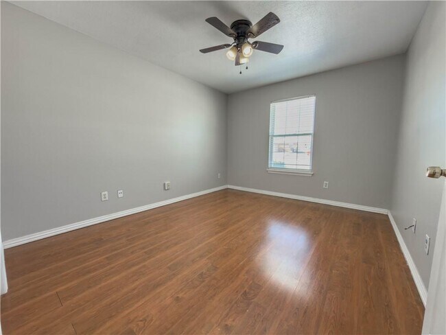 Building Photo - 1741 Apple Butter St