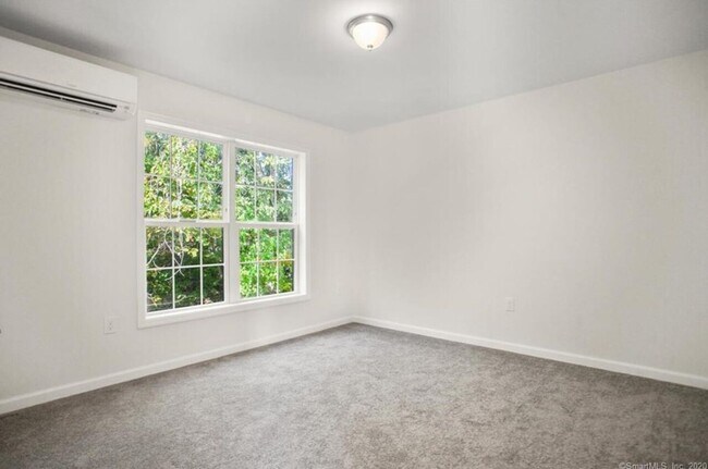 Building Photo - West Washington Townhomes