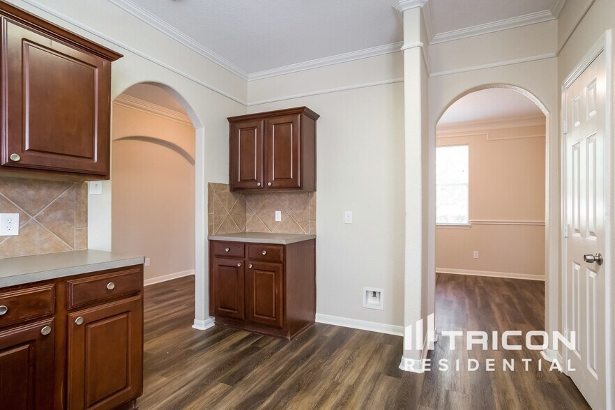 Building Photo - 32331 Hunter Park Ct