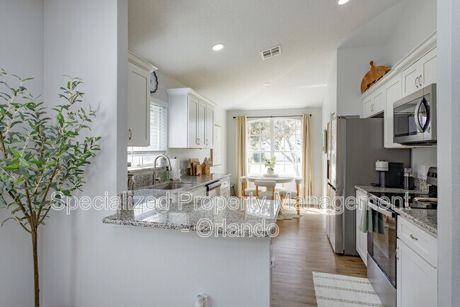 Building Photo - 2532 Ventura Cir