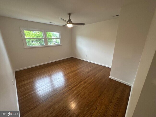Building Photo - 355 Cherry Hill Blvd