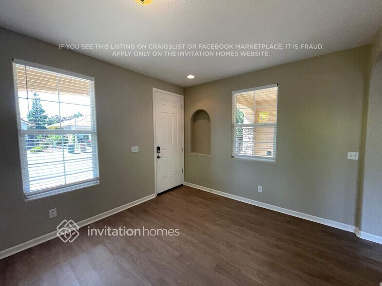 Building Photo - 573 Davenport Way