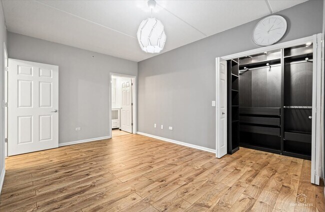 Building Photo - 3501 Wellington Ct