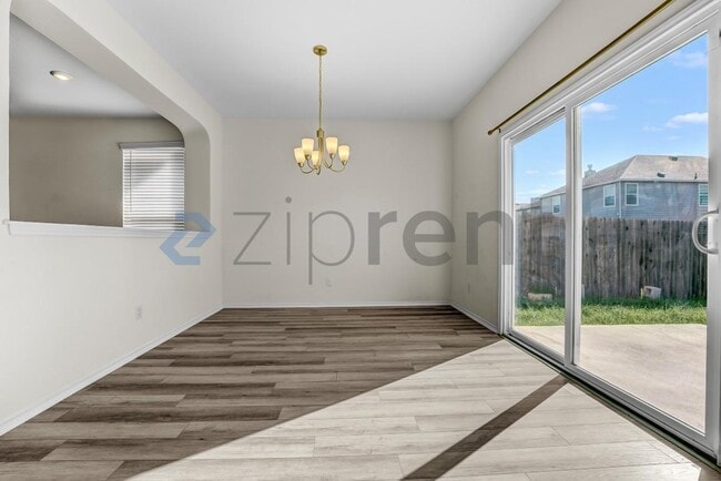 Building Photo - Unit