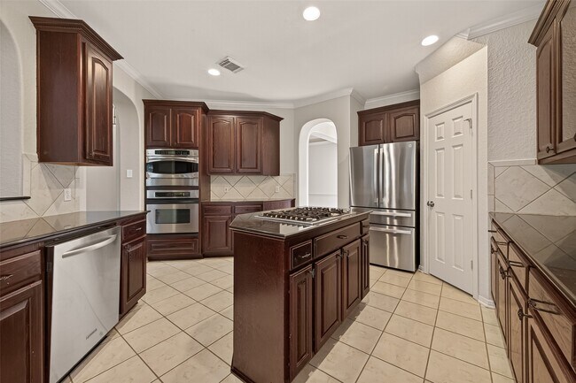 Building Photo - 8110 Clearwater Crossing
