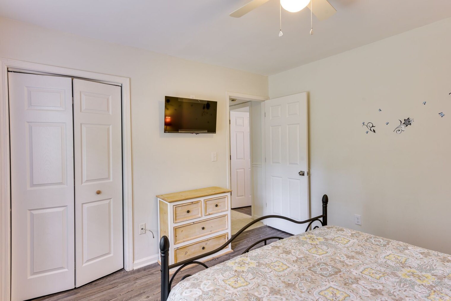 Building Photo - 739 Corral Dr