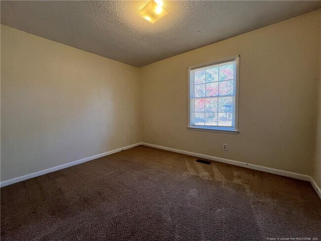 Building Photo - 236 Ramona Dr