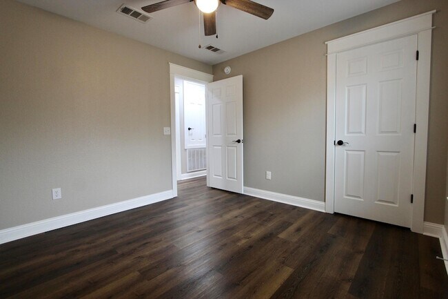 Building Photo - 4052 Randi Rd