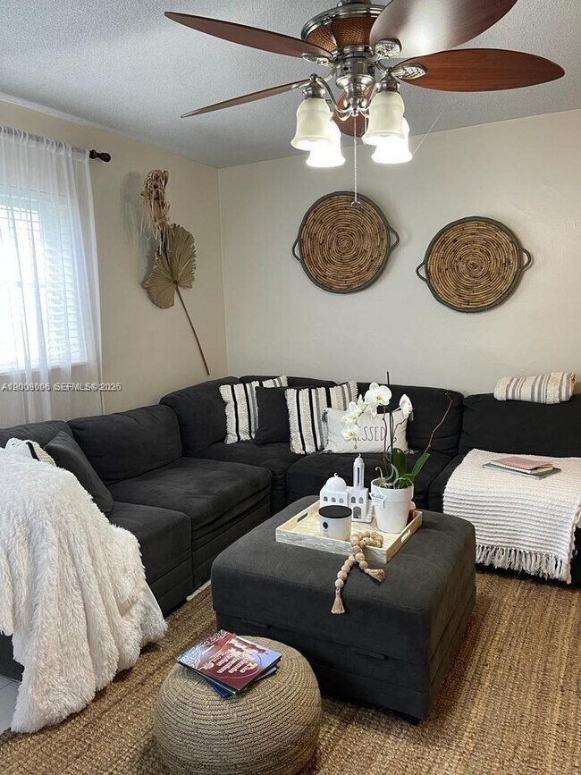 Building Photo - 4163 SW 67th Ave