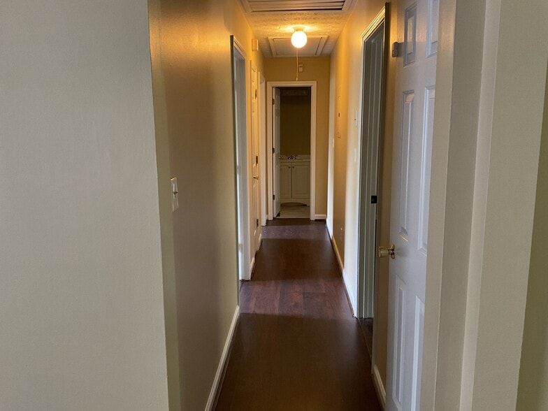 Building Photo - 222 Shadow Wood Dr