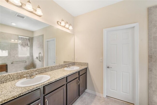 Building Photo - 13413 Palmera Vista Dr