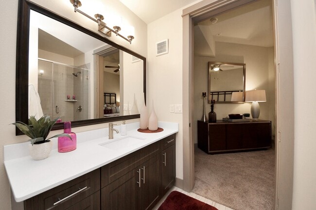 Building Photo - 5454 Washington Ave