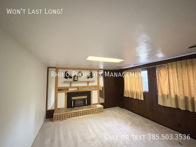 Building Photo - 825 W Arapahoe Ave