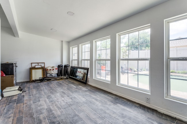 Building Photo - 105 Douglas Dr