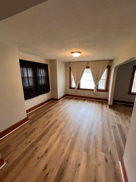 Building Photo - 1106 Arthur Ave