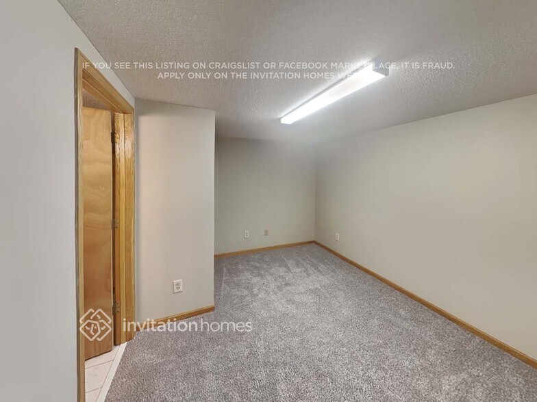 Building Photo - 14333 Hickory Way