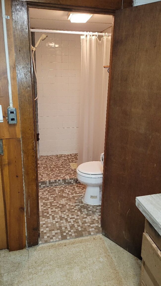 Building Photo - Koschak Properties