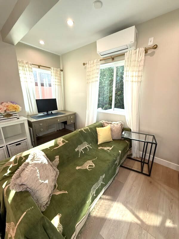 Building Photo - 8507 Croydon Ave