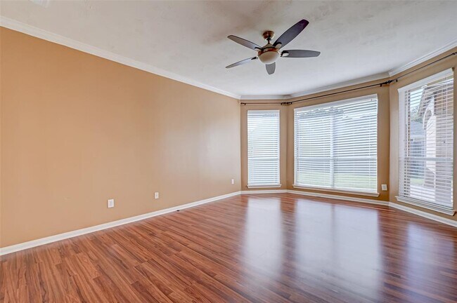 Building Photo - 1606 Maryvale Dr