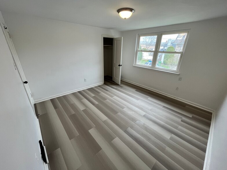 Master Bedroom - 105 Church St