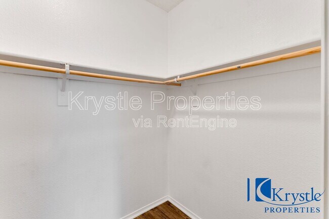Building Photo - 1201 Glen Cove Pkwy