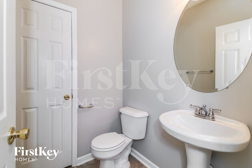 Building Photo - 6483 Stonelake Pl SW