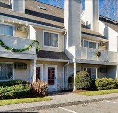 Building Photo - 267 Willow Springs