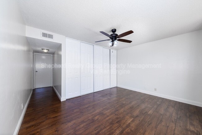 Building Photo - 6979 Palm Ct