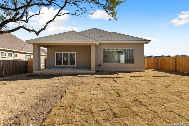 Building Photo - 612 Carriage House